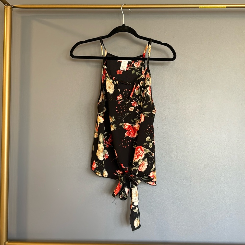 Miley + Molly black flowered shirt size L